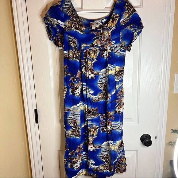 Hilo Hattie’s Size Medium Hawai Originals Excellent Condition with Pockets. - Picture 1 of 6